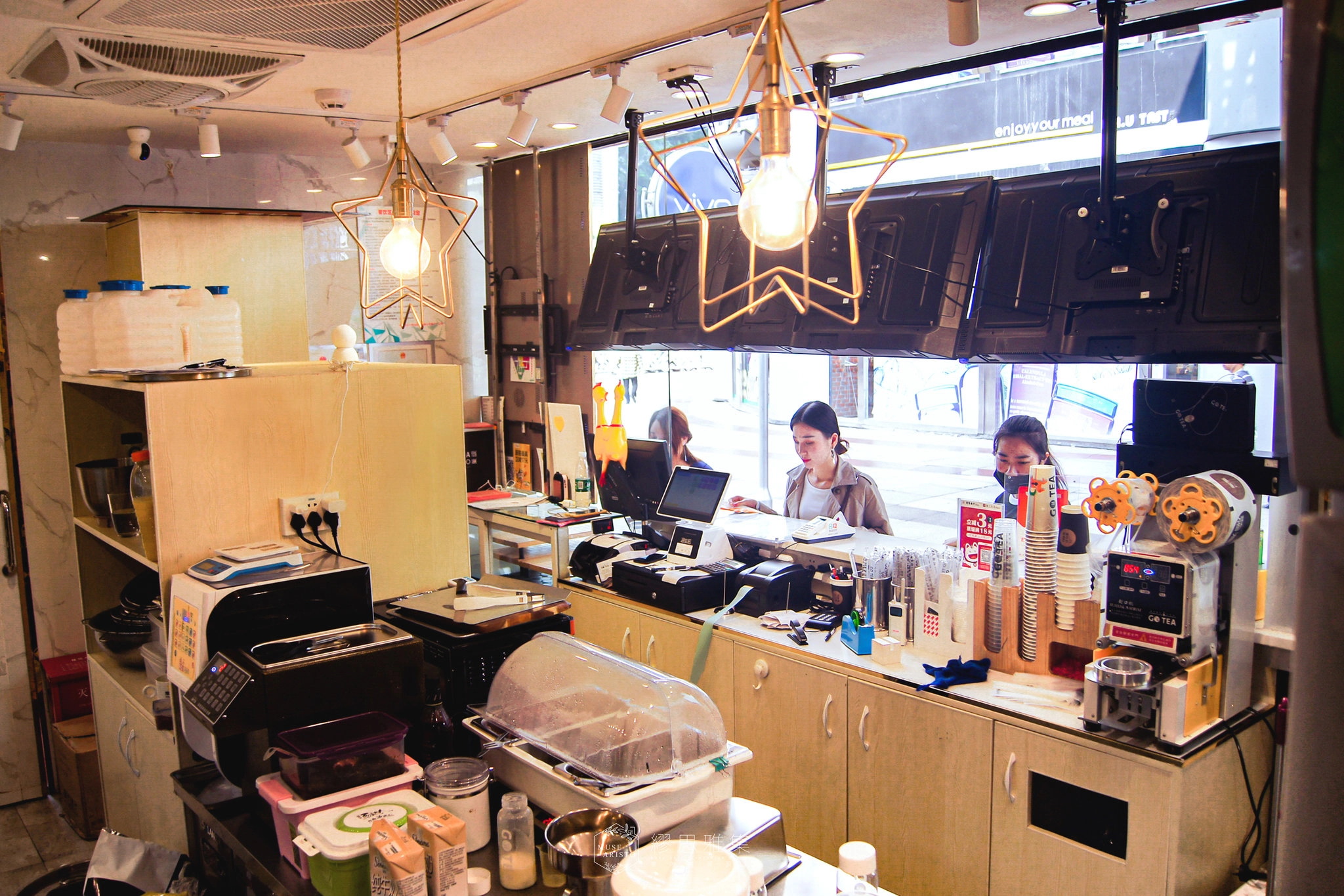 菓緹 GOTEA 朝陽廣場店｜城市心臟的一抹緋紅禮物