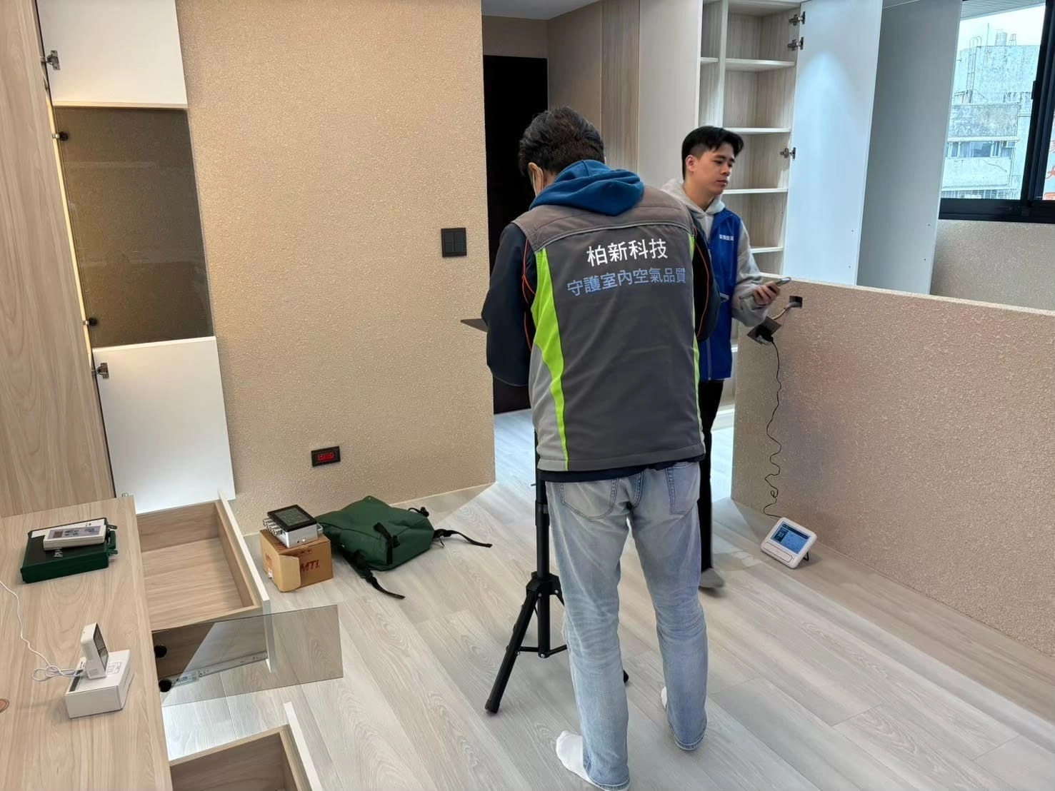 MUSE ARISTO 繆思雅集與柏新科技人員在現場進行室內空氣品質檢測