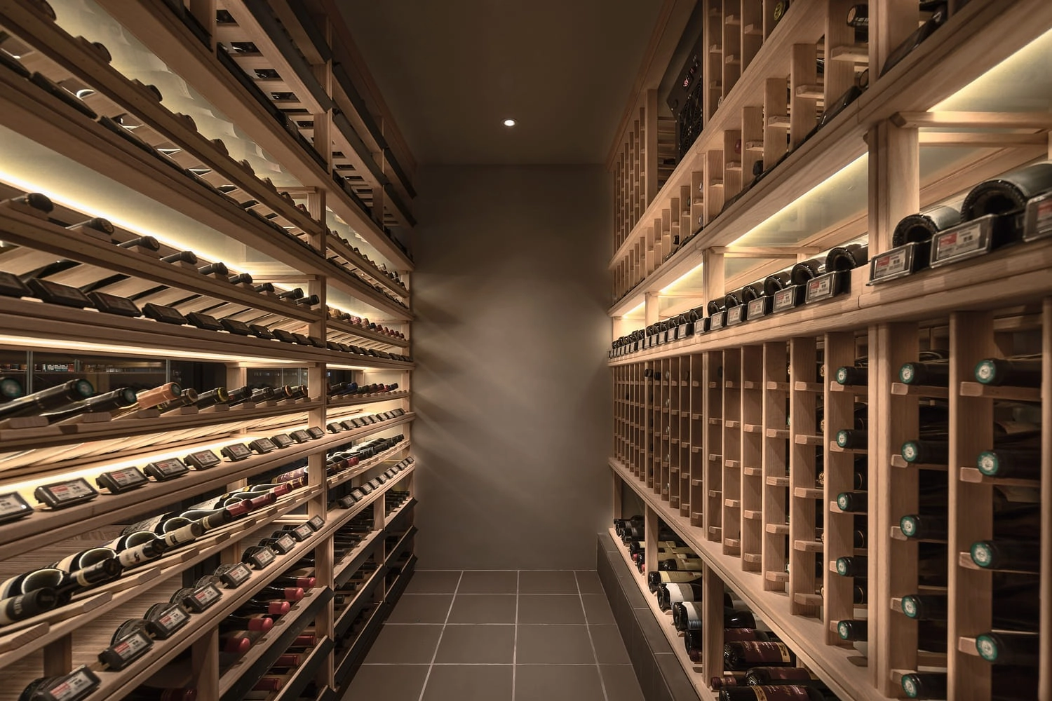 MUSE ARISTO 繆思雅集執行的黑松酒覓商空裝修專案